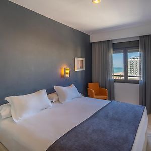 One-Bedroom Apartment Sea View